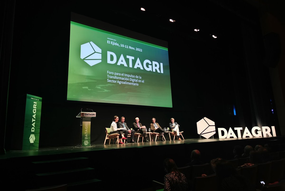 Mesa redonda Comercialización, Digitalizacion y Consumidor. En <a href="/ForoDatAgri/">📲 DATAGRI</a> #DATAGRI2022

Enrique de los Ríos de  <a href="/unicagroup/">UNICA GROUP</a> - - > la transformación digital no se nos puede hacer bola