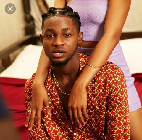 KontentSensei's tweet image. TIPS ON HOW TO IMPROVE YOUR SONGWRITING AS AN ARTISTE OR SOMEGWRITER!!!! 

Songwriting is art, little additions here and there could make a difference. Here are a few tips for artistes to consider to improve their song writing