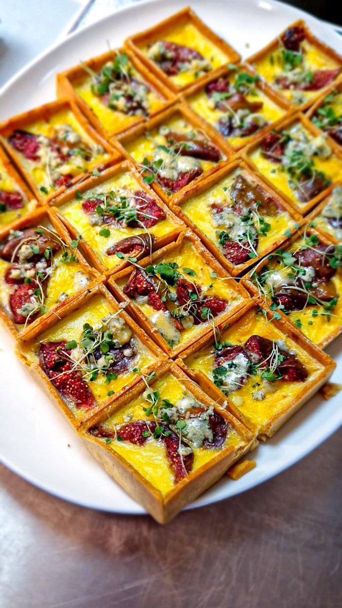 WeAreFooditude's tweet image. Every meal from our kitchen is cooked from scratch. This means fresh ingredients 🥬 and BIG flavours 😋

#cookedfromscratch #officelunch #ingredientsmatter