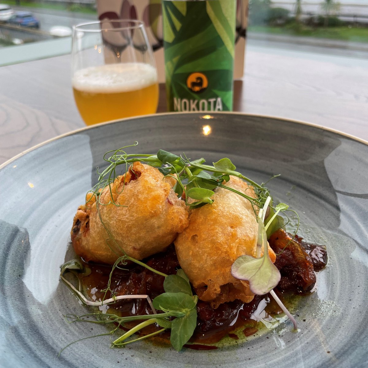 🍲 Ffriter Coes Ham crensiog â siytni chorizo cartref a pherlysiau mân, ffres.

🏴󠁧󠁢󠁷󠁬󠁳󠁿 Yn falch o weini cynnyrch lleol. <a href="/Poyntonsbutcher/">Poyntons Butchers</a>  <a href="/wildhorsebeer/">Wild Horse Brewing Co</a> <a href="/blasarfwyd/">Blas ar Fwyd</a> #MermaidSeaFoods #TheOrchardLlandudno