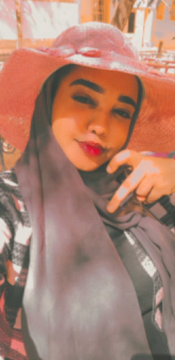 الورده بتسلم عليكم😚❤️