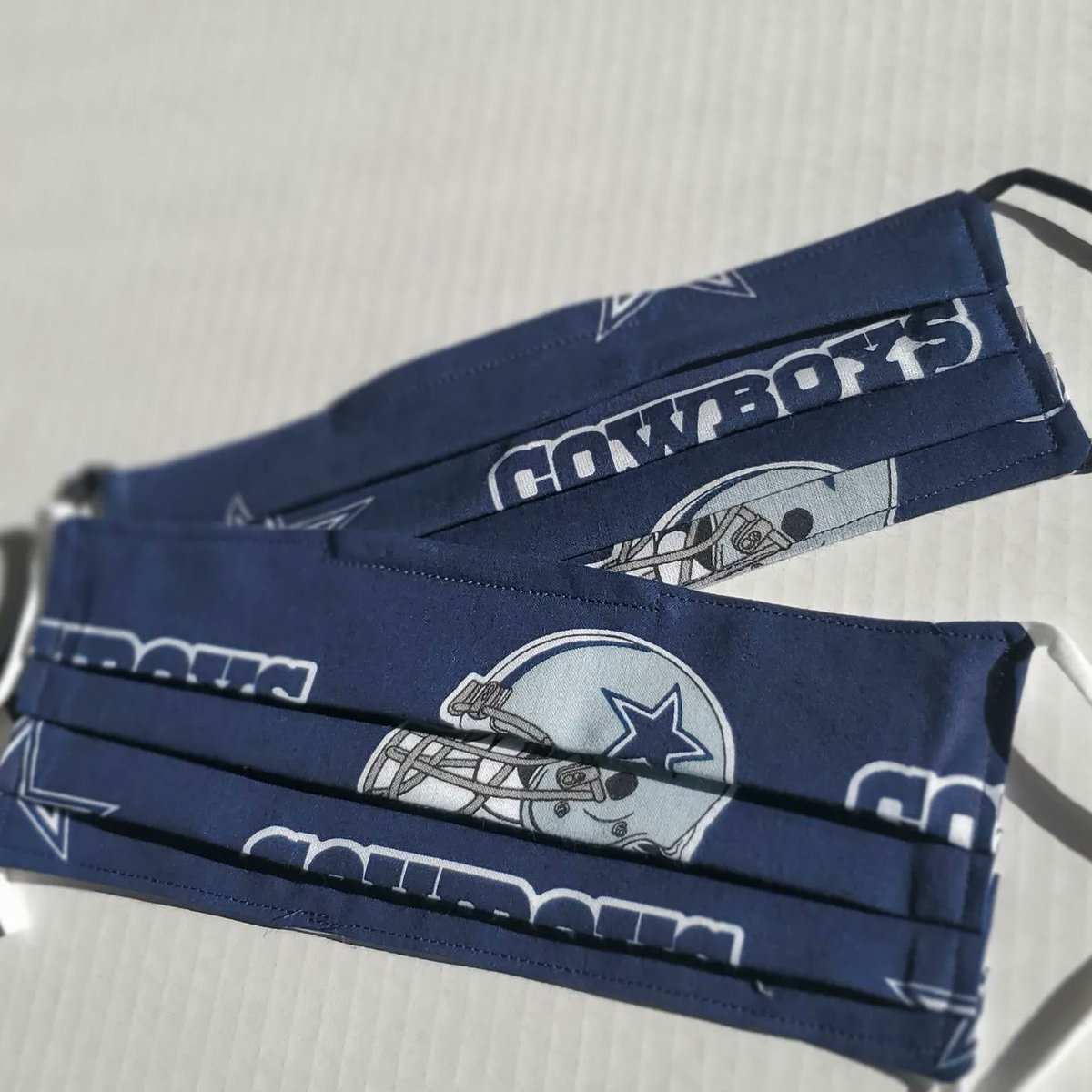 Fromahappyplac3's tweet photo. Quick mask order done before work.  💙🤍 

#facecoverings 
#facemask 
#cowboysnation 
#etsyseller 
#etsy 
#smallbusiness 
#smallbusinessowner 
#dmvartist 
#dmvsmallbusiness https://t.co/6d4Tj6MUPe