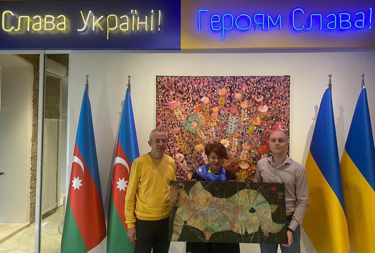 OleksandrKlass's tweet photo. Щиро дякуємо Ільгару та Бегім Алієвим,які долучилися до благодійної ініціативи,придбавши картину талановитого азербайджанського художника Айнура Говасарі. https://t.co/mJsi0MCDVE