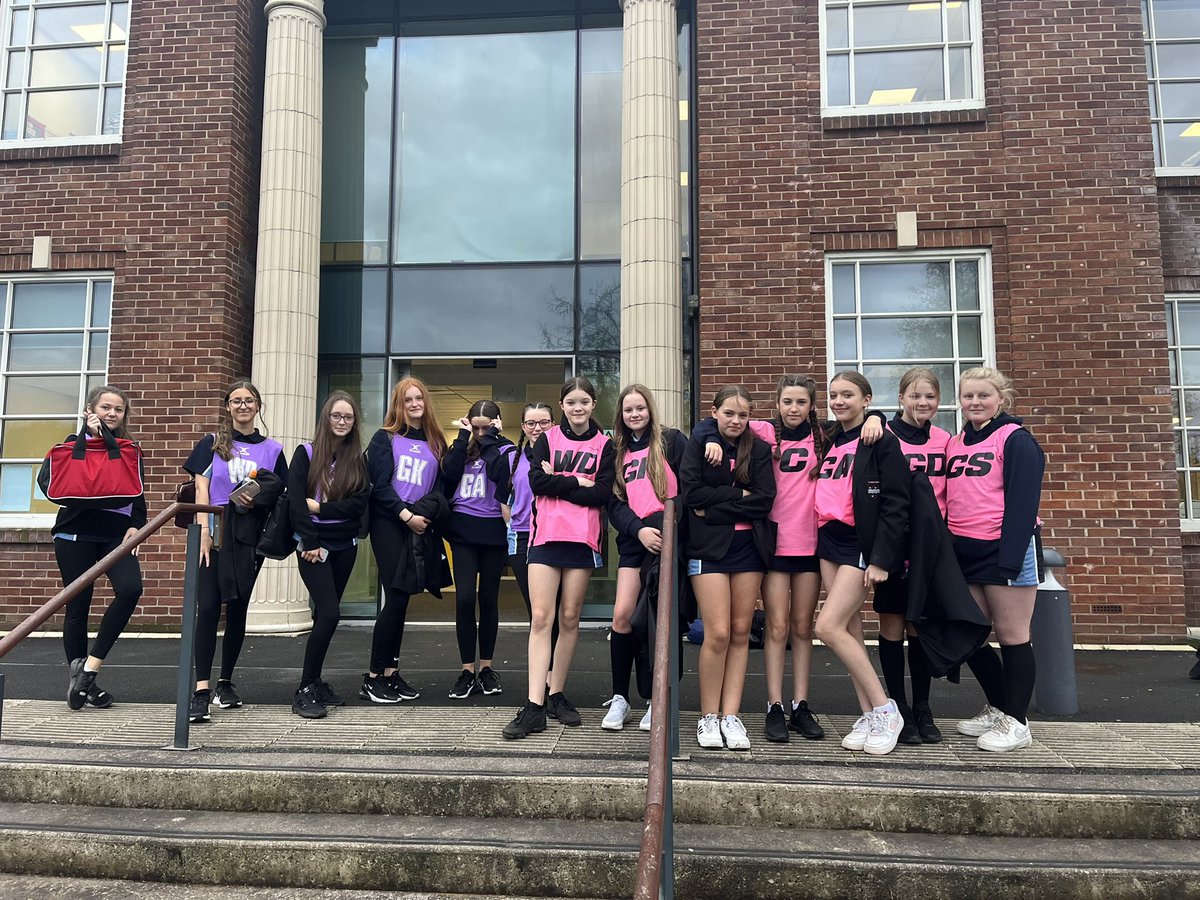 MissStanleyPE's tweet photo. Excellent win against OLSJ this evening! Fantastic performance by year 8 &amp; 9, so proud 💙 @DarwenVale @DVHSPhysEd #teamvale https://t.co/nmzL6mPfpd
