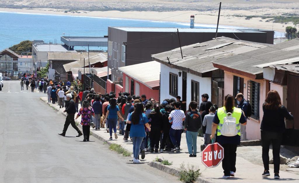 DPPHuasco's tweet photo. Notable comportamiento de los vecinos de la comuna de Huasco en #SimulacroAtacama Terremoto Tsunami 
Con responsabilidad y compromiso junto a nuestro DPP @RodrigoLoyolaM y @munidehuasco https://t.co/HrlGYncyFJ