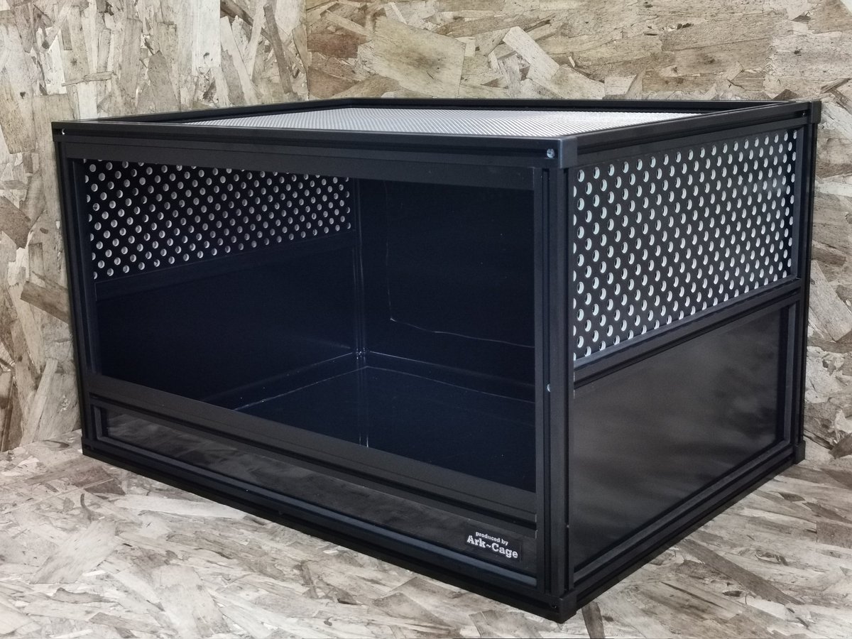フォロワー9,000人突破記念プレゼント企画！
W600×D430×H350
ブラックのケージを1名の方にプレゼントします！
❬応募方法❭
・このツイートのリツイートと、Ark～Cageのアカウント(<a href="/tkr0409/">Ark～Cage【爬虫類ケージ】</a>)のフォロー

❬応募期間❭
2022年11月11日～2022年11月14日23:59

❬当選者の発表❭
2022年11月18日

続く