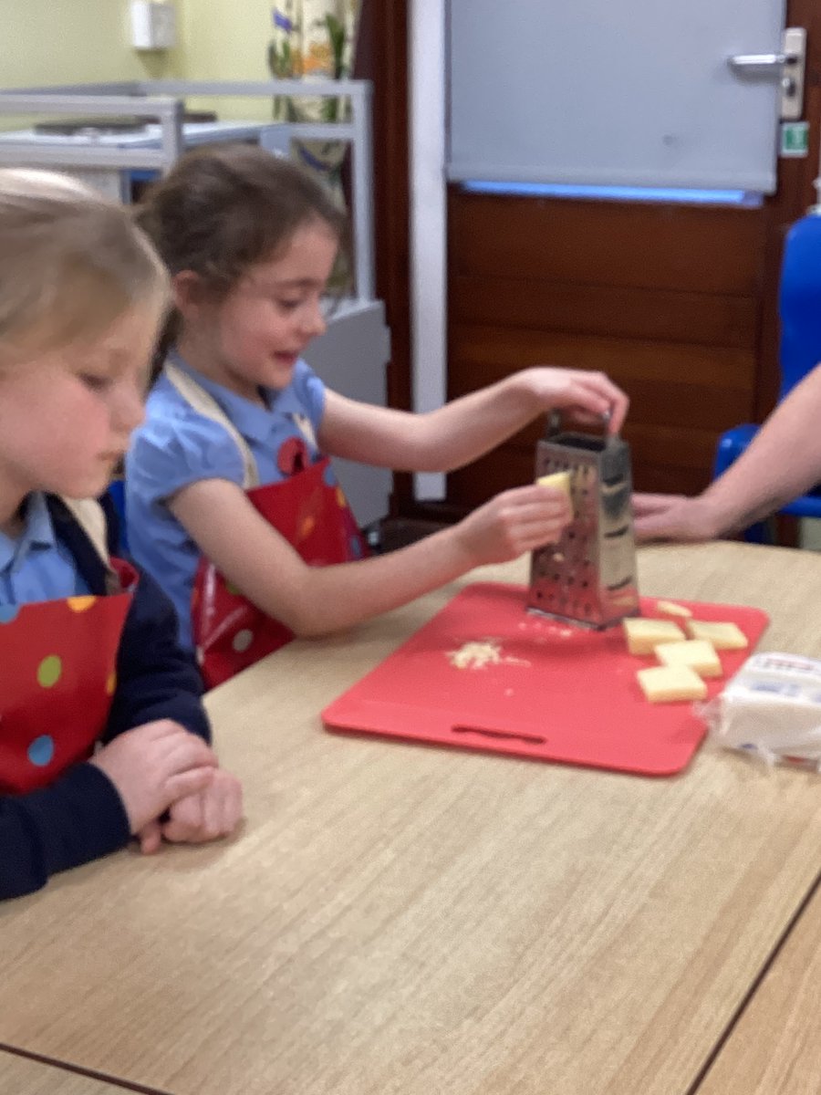Year2_WIA's tweet photo. In lets get cooking tonight we have been making cheese pizzas and they were delicious! Well done year 2 @CeInfant @Office_WIA @whitchurchCEFed https://t.co/pYLozRdlpf