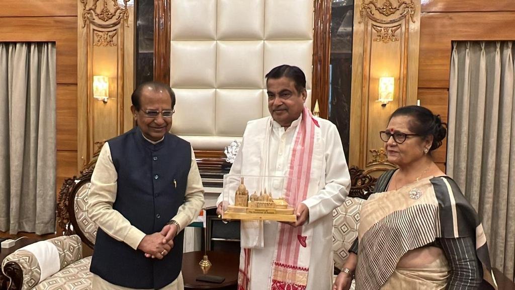 Bharat24Liv's tweet photo. गुवाहाटी दौरे पर केंद्रीय मंत्री नितिन गडकरी 
असम-नागालैंड राज्यपाल प्रो.जगदीश मुखी से मुलाकात की
दोनों राज्यों में विकास गतिविधियों पर चर्चा की

Watch: https://t.co/5XZaqruccO

#Guhati #Bharat24Digital 
@jagdishmukhi @nitin_gadkari https://t.co/gfC7q0vgPu