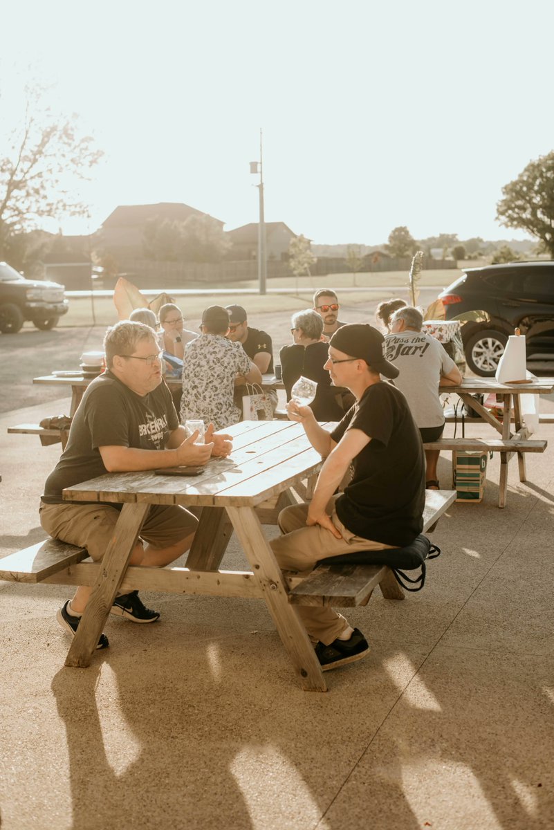What's better than enjoying a cold pint on such a beautiful day?! Come join us on the patio today between 2-8pm and soak in some of this awesome sunshine ☀️