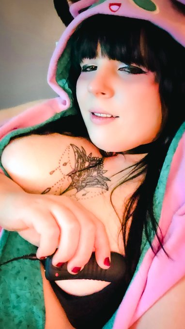 Am I as cute and squishy as a jigglypuff? https://t.co/cGjxAh5CL1  #jigglypuff #pokemon #cosplay #onlyfans<a href="/tag/selfie"class="tags"><span>#selfie</span></a><a href="/tag/cute"class="tags"><span>#cute</span></a><a href="/tag/cosplay"class="tags"><span>#cosplay</span></a><a href="/tag/photos"class="tags"><span>#photos</span></a><a href="/tag/pokemon"class="tags"><span>#pokemon</span></a><a href="/tag/nerdgirl"class="tags"><span>#nerdgirl</span></a>