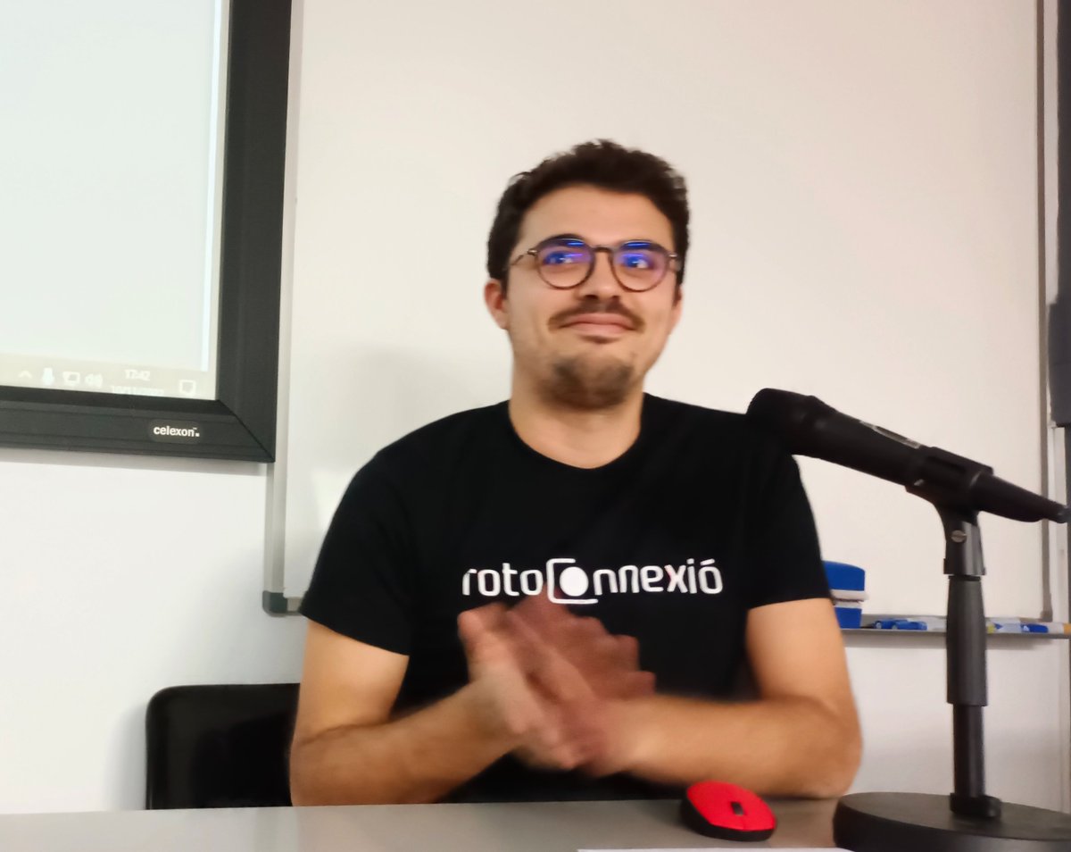 FundacionLito's tweet image. Eduard Bertran, director del @IEFC_fotografia, y Albert Bada Ortoll, vicepresidente de @Fotoconnexio, presentan el acto de celebración del 183 aniversario de la realización de la primera fotografía tomada en Barcelona, dedicado a la recuperación de la Fototipia Thomas