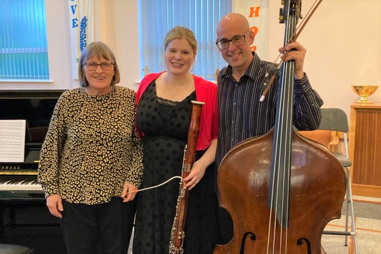 rotaryswindonnorth (@swindonnorthrc) on Twitter photo Our hugely successful Concert in <a href="/highworthonline/">highworthonline</a> on 5th Nov raised £1,130 for <a href="/swindondowns/">Swindon Down's Syndrome Group</a> which they will put towards their wonderful speech therapy work. Thank you Rosie Burton (bassoon), Anthony Williams (double bass) and Chris Williams (piano). rotary-ribi.org/clubs/page.php… Our hugely successful Concert in <a href="/highworthonline/">highworthonline</a> on 5th Nov raised £1,130 for <a href="/swindondowns/">Swindon Down's Syndrome Group</a> which they will put towards their wonderful speech therapy work. Thank you Rosie Burton (bassoon), Anthony Williams (double bass) and Chris Williams (piano). rotary-ribi.org/clubs/page.php…