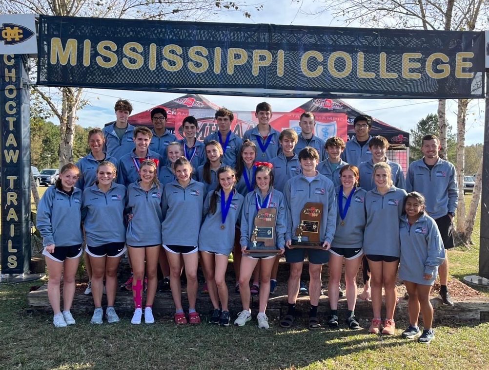 CorinthXC_'s tweet photo. What a great year to be a Corinth Warrior!! 2022 Girls and Boys 4a Cross Country State Champions!! One Goal One Heart One Family!! https://t.co/tiVOzZvv0i
