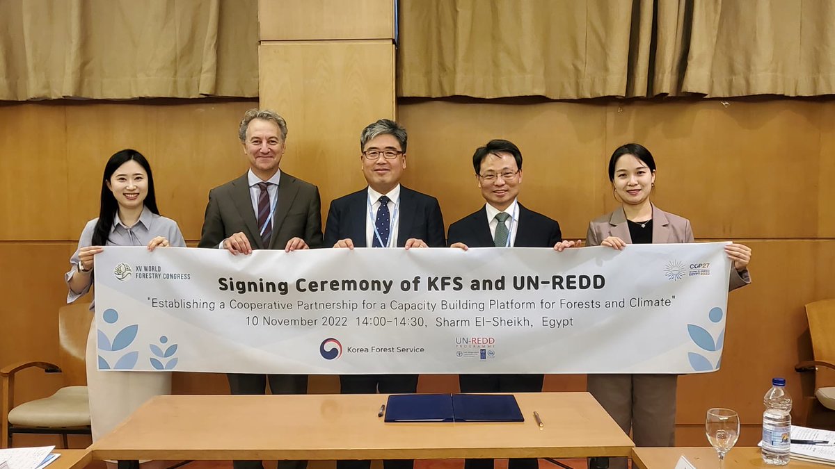 We have signed a new pact with the Korea Forest Service for a Capacity Building Platform for #Forests and #Climate. We welcome Korea as a new donor &amp; partner to advance #forest solutions. 

#BetterWithForests🌲 #COP27