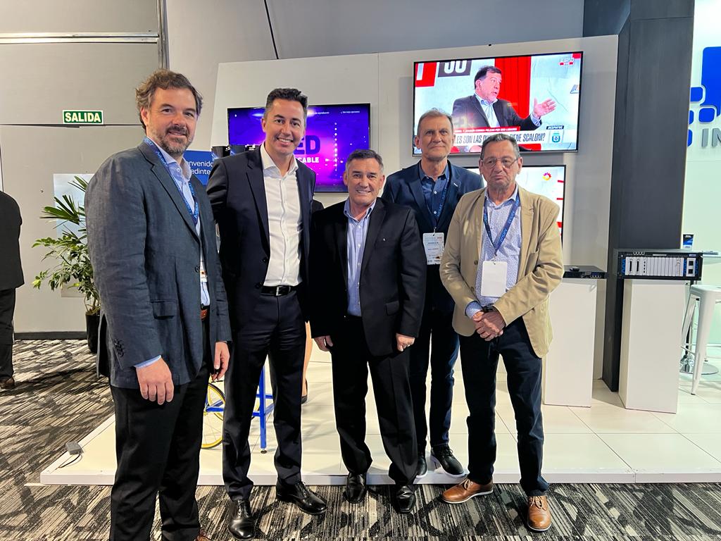 redintercable's tweet photo. Nos visitó @manuelcalvocba, vicegobernador de Córdoba, buscando, en conjunto, la manera de seguir sumando conectividad y servicios digitales para los operadores de la provincia mediterránea.
#RedIntercable en #Jornadas2022 #ATVC #CAPPSA https://t.co/ilBQU9rhij