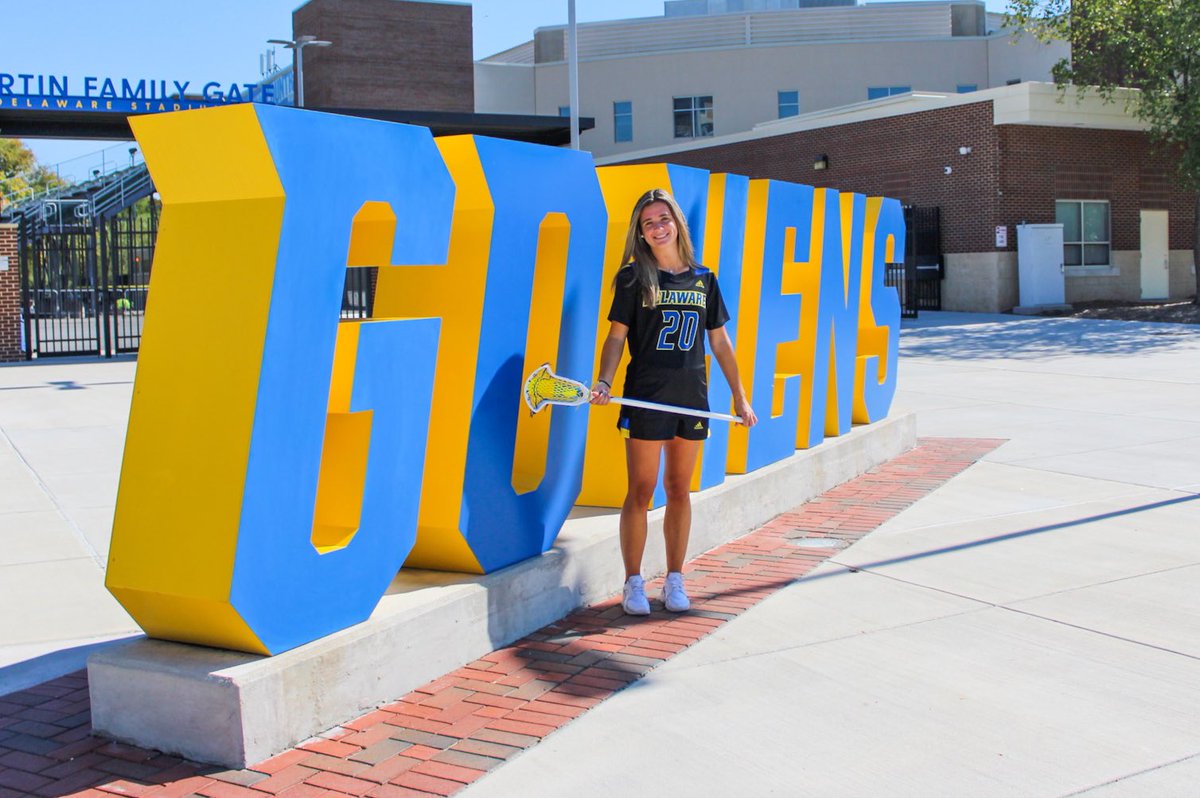 Welcome Molly Baumgratz, a midfielder, from Charlotte, N.C.! 💙💛