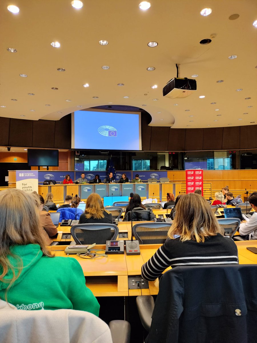 Nelis Jespers (@nelisjespers) on Twitter photo 📣📣 Ban Unpaid Internships!
Europese jongerenvakbonden <a href="/ETUC_Youth/">ETUC Youth</a> en <a href="/Youth_Forum/">European Youth Forum</a> voeren samen actie tegen onbetaalde stages.
Er komt nu ook een écht initiatief vanuit het <a href="/Europarl_EN/">European Parliament</a>. Genoeg goede voornemens: wij vragen bindende normen! 📣📣 Ban Unpaid Internships!
Europese jongerenvakbonden <a href="/ETUC_Youth/">ETUC Youth</a> en <a href="/Youth_Forum/">European Youth Forum</a> voeren samen actie tegen onbetaalde stages.
Er komt nu ook een écht initiatief vanuit het <a href="/Europarl_EN/">European Parliament</a>. Genoeg goede voornemens: wij vragen bindende normen!
