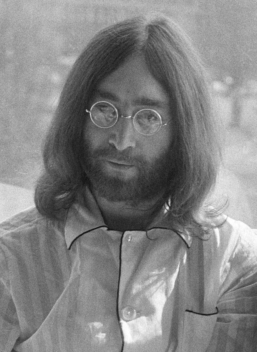 ¿Sabías esto? 
🤯 Si Álvaro Morata hubiera disparado a John Lennon 💀🔫, el artista inglés tendría 82 años a día de hoy.