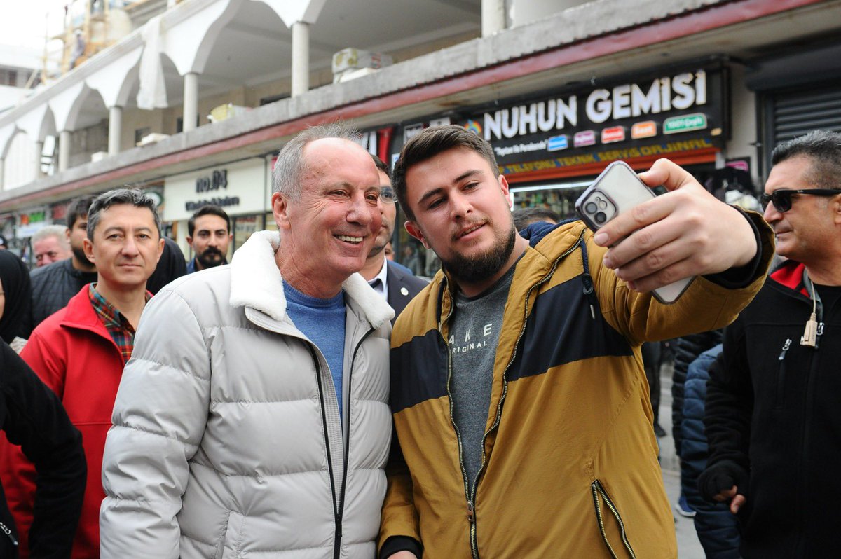 vekilince's tweet photo. Ağrı Merkez ve Tutak'da yurttaşlarımızla buluştuk. 

85 milyon tek yürek olup memleketimizi aydınlığa ve düzlüğe biz çıkaracağız 🧿 https://t.co/aDtAGAq1L9