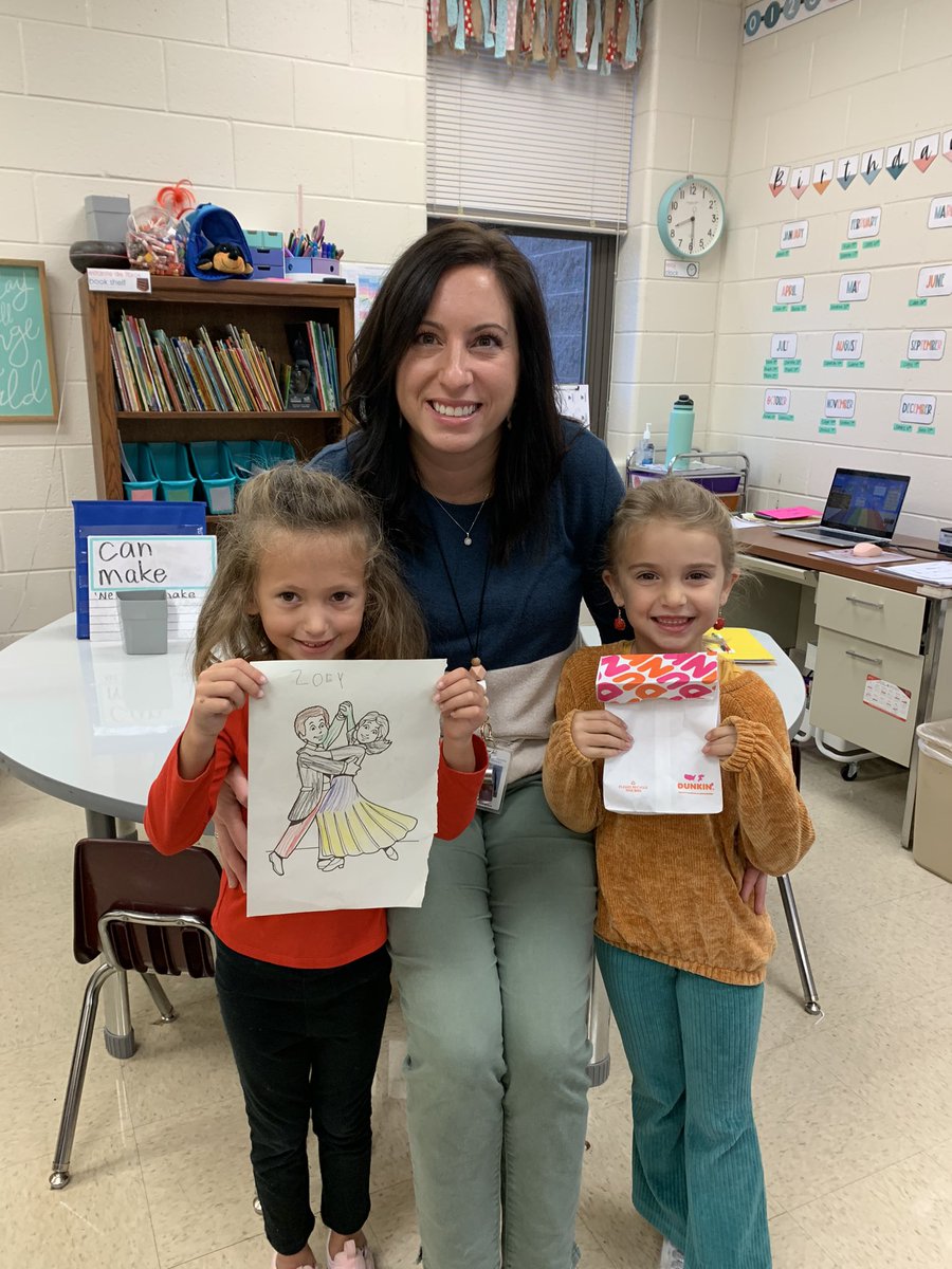 JMoes_Class's tweet image. What’s made of pure sugar? These girls! My kiddos sure do know how to make a teacher smile. Loving my breakfast and picture 🥰 The students are my “why” for sure. @ClarkCreekSTEM