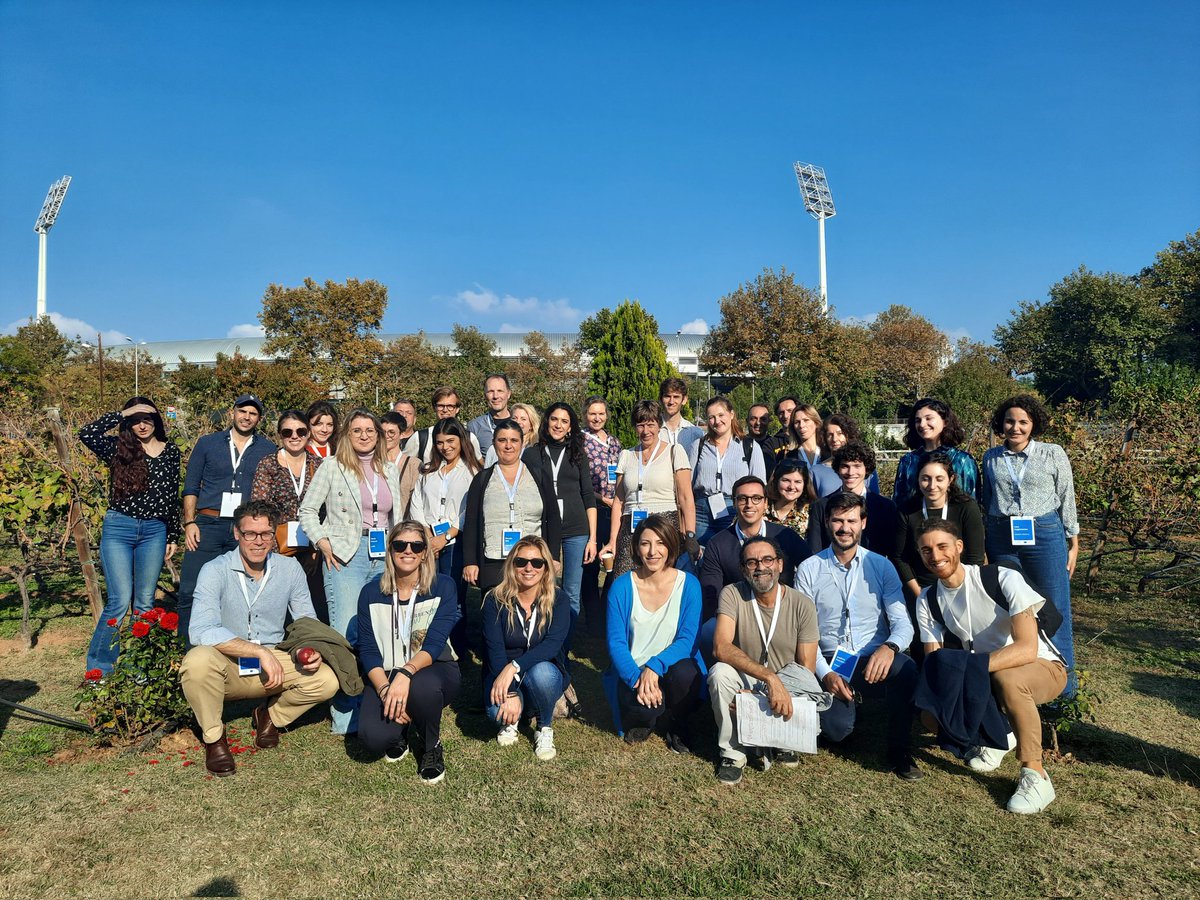 What a team! Field visit of the #EUFoodcities at the Urban Vineyard of #Thessaloniki!