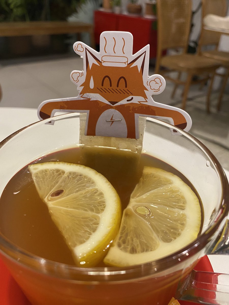 Hadeuh akhirnya ke sini lagi setelah sekian lama. Tempat terbaik untuk makan waffle di Jkt. Menurut saya 😁