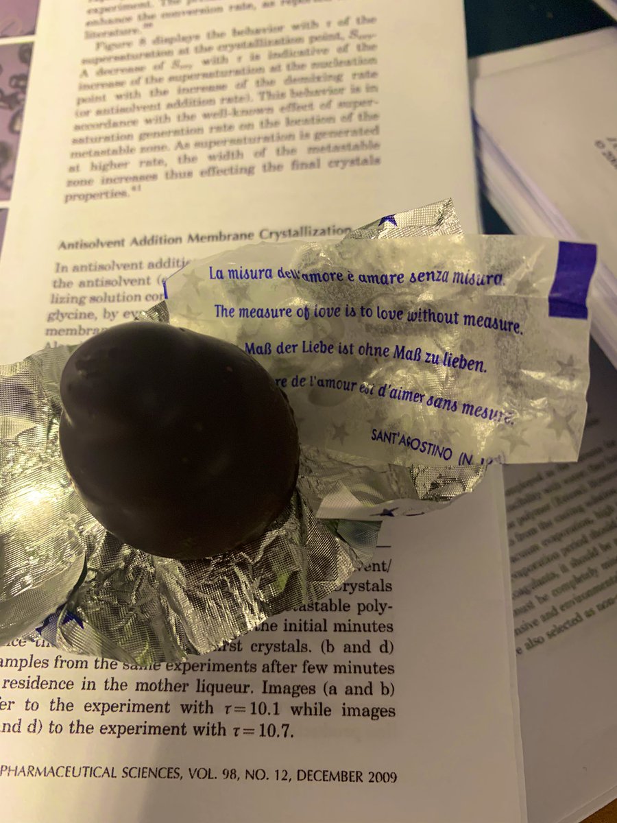 SaraChergaoui's tweet photo. A sweet treat from my Italian office mate simply brightened up my day ✨🤩💕 Thank you @CarmenRizzuto_7 @itmcnr #Research_mobility https://t.co/yjexYZfhDD