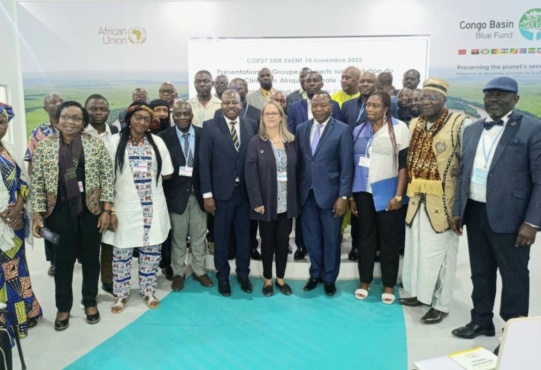 SavinaAmmassari's tweet photo. Presentation du Groupe d'Experts sur l'Evolution du Climat en Afrique Centrale #GEAC. Side event à la #COP27 avec la @CEEAC_ECCAS #Roscevac @Fonds_Bleu. Partageons et utilisons + les données pour un suivi conjoint + efficace du capital naturel dans le #BassinduCongo. 🌳🌊 https://t.co/as2Je6uxGz