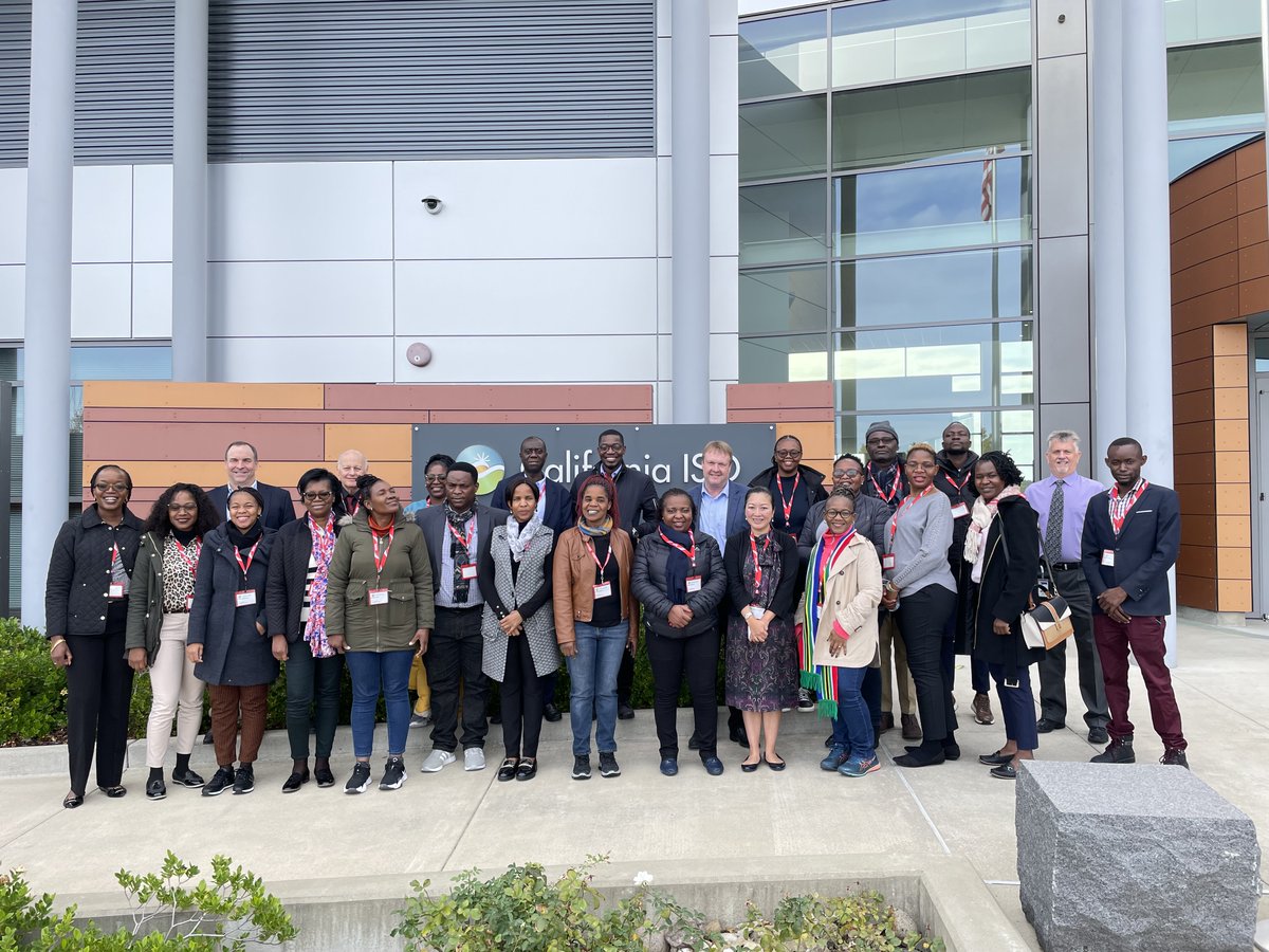 PowerAfricaUS's tweet photo. 🌍 🇺🇸 #TBT to last week when #SouthernAfricanPowerPool representatives completed a 2-week study tour to the U.S. where they learned leading practices to advance #ClimateResilience & #ClimateadAptation. We’re excited to see how they put these insights to practice!
@SAPP_NEWS @NREL https://t.co/ZpE4tQtEUc