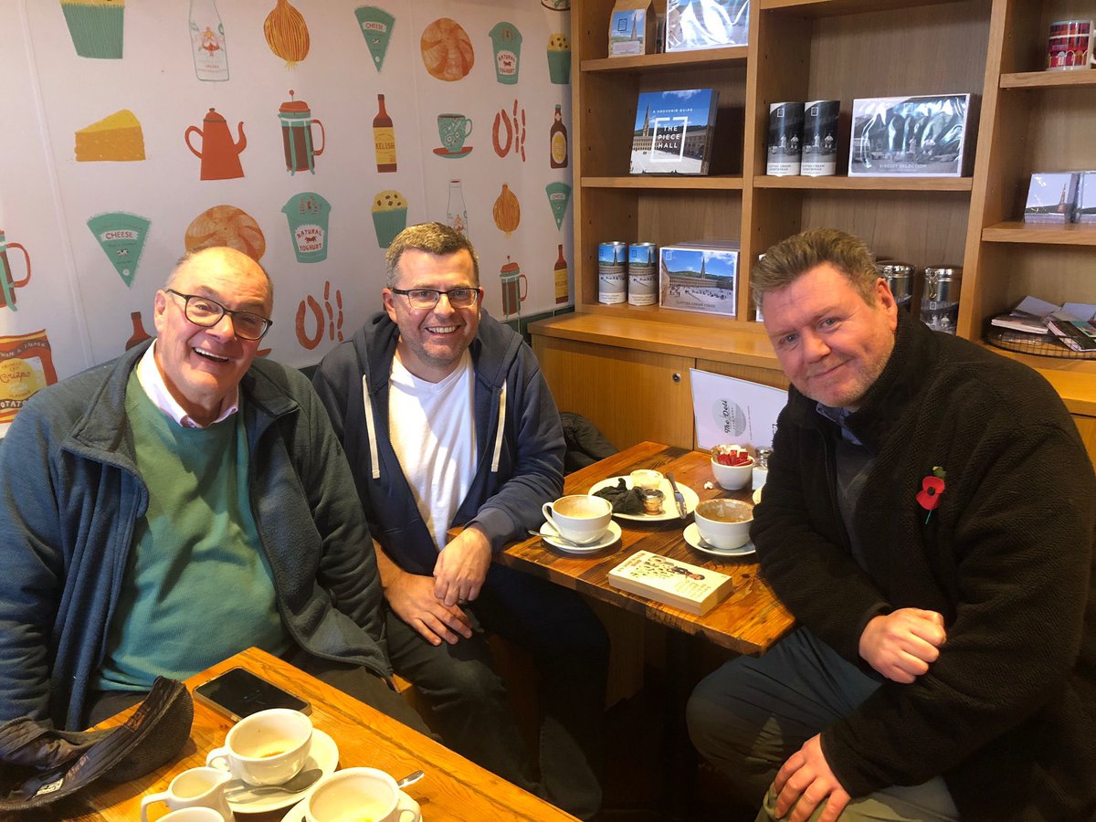 Great catch up with poptastic radio types <a href="/johnfostervoice/">John Foster</a>  &amp; <a href="/peterfairheaddj/">Peter Fairhead</a> at <a href="/ThePieceHall/">The Piece Hall</a>