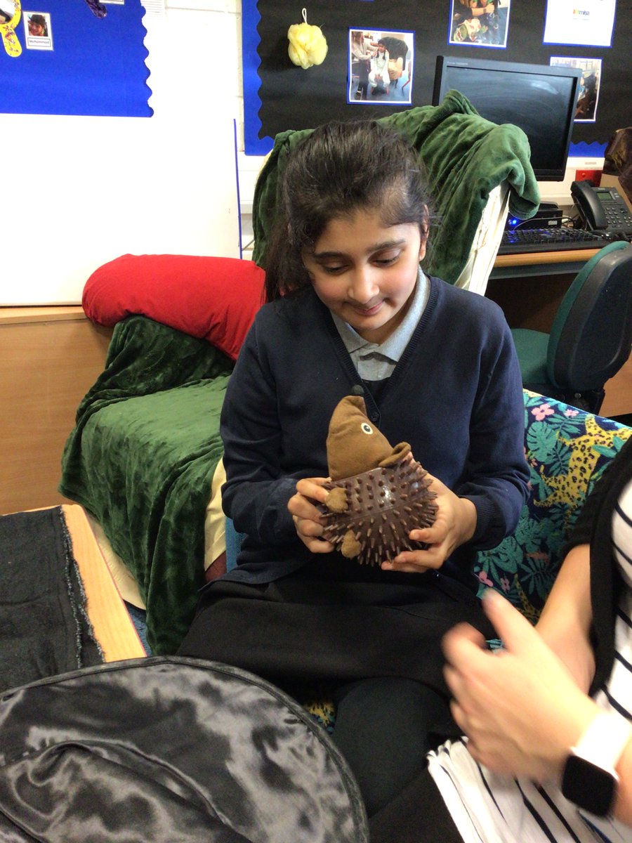 Fairfieldstweet's tweet photo. F8 students are enjoying our Autumn story. We enjoyed looking and feeling all the different objects and textures. Also to promote positive looking, we presented them on a plain black background #positivelooking #F8 https://t.co/5M1XfrBAoZ