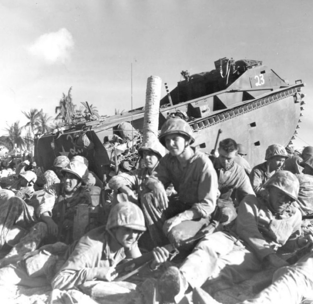 History_Flight's tweet photo. Happy 247th Birthday to the United States Marine Corps!

We honor and salute all of the past, present and future Marines that selflessly defend our country. Thank you for your honor, courage and commitment. 

Semper Fi!

#marines #marinecorpsbirthday #veterans #historyflight https://t.co/UjXoTAs5Ip