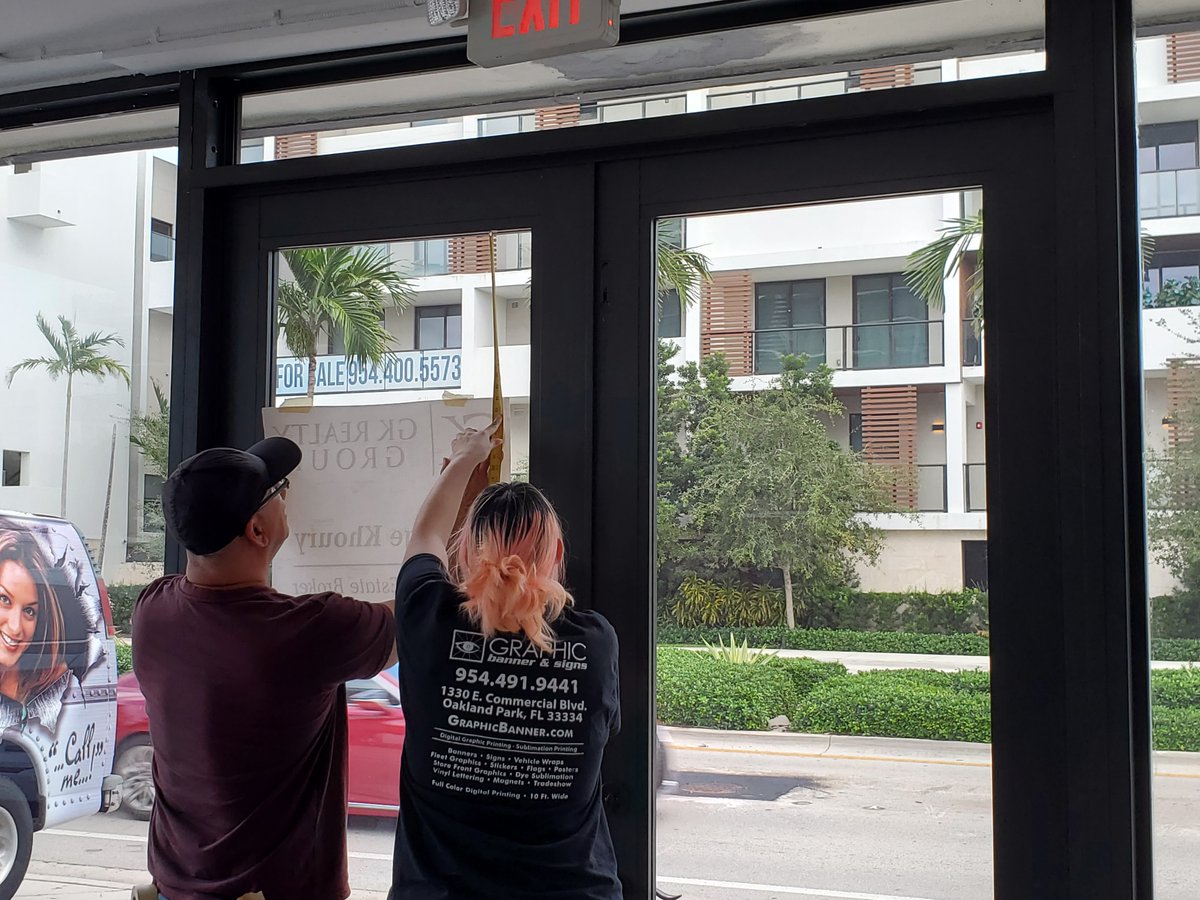 jdocadvertising's tweet photo. When it comes to branding, we know what sticks. Check out the completed installation of @GKRealtyGroup new window vinyls at their Fort Lauderdale office.

#windowvinyl #branding #brandedbusinessdoors #brandyourbusiness https://t.co/gwWz4xfn4R