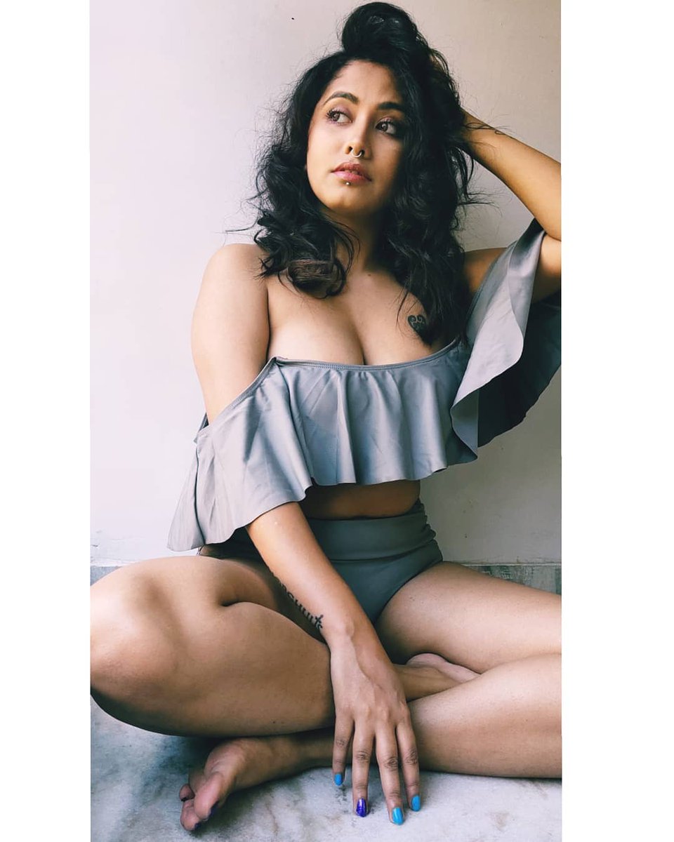Yajnaseni25's tweet photo. #TrendingNow #Trending #trends #LoveIsBlind #tattooart #NewLookOwlet #mood #Fresh #DesiGirl #kolkatagirls #yajnaseni https://t.co/nqCQ39K9pf