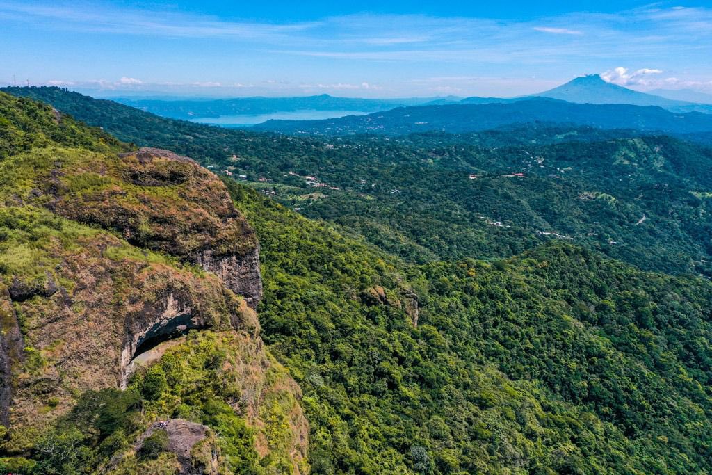 MedioAmbienteSV's tweet photo. Un sitio de Patrimonio Geológico de @theIUGS es un lugar clave con elementos y procesos geológicos de relevancia científica internacional, utilizados como una contribución sustancial al desarrollo de las ciencias geológicas a lo largo de la historia. #First100Geosites ⛰️🚵🏻‍♀️ https://t.co/7iVxOjnXol