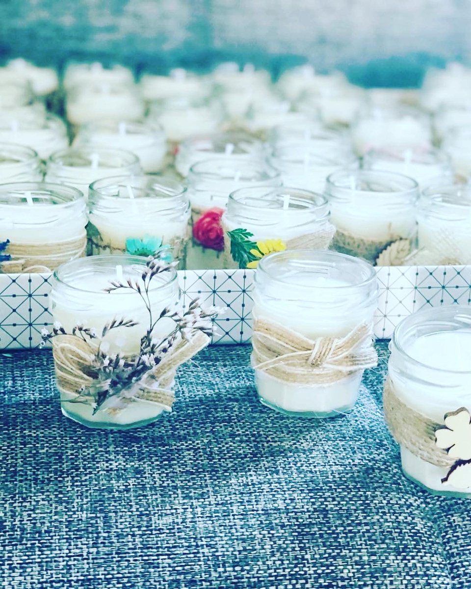 ProvencePrestiG's tweet photo. [#Déco 🏡]

Idées déco : Pour vos intérieurs, faites-vous plaisir avec les lampes de #LAtelierPierreEtBois, les peintures de #PascalBouterin, les bougies de #LesBougiesDeMaTribu et les fleurs artificielles de #JoursDePrintemps

#ProvencePrestige #ArtDeVivre #Provence https://t.co/GeuPfuxkzf
