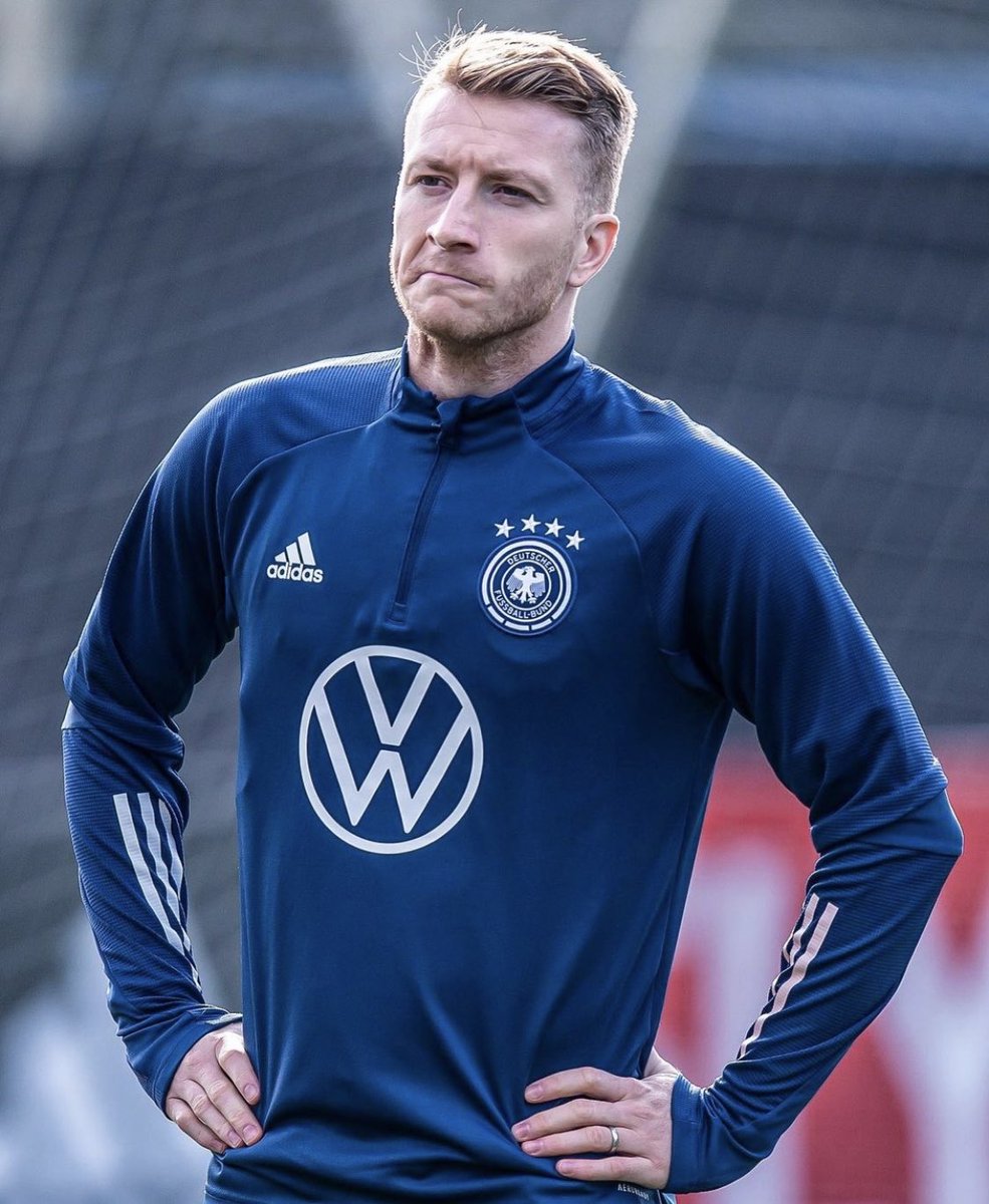 MR11Insider's tweet photo. Mensagem emocional de Marco Reus, no Instagram:

“Olá, como alguns de vocês provavelmente já viram, não poderei ir à Copa do Mundo. Depois de mais um revés nos treinos de domingo, todos os envolvidos tentaram de tudo nos últimos dias para que minha participação na… (1/4) https://t.co/l8bzK0rytY
