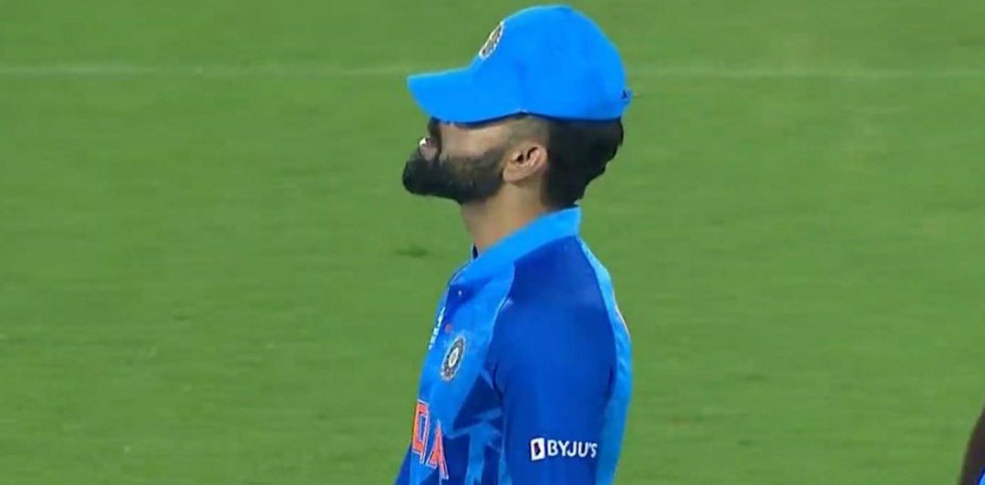 Elii____18's tweet photo. Still can't believe that we, India lost the Semifinal match and now we are out of the T20 World Cup. In the morning and even few hours ago we're so excited &amp; thinking for final on 13th Nov. #INDvsPAK But All Sucks and we are so much in pain oops even can't described💔😒😥 https://t.co/Cq5I8RBEBD