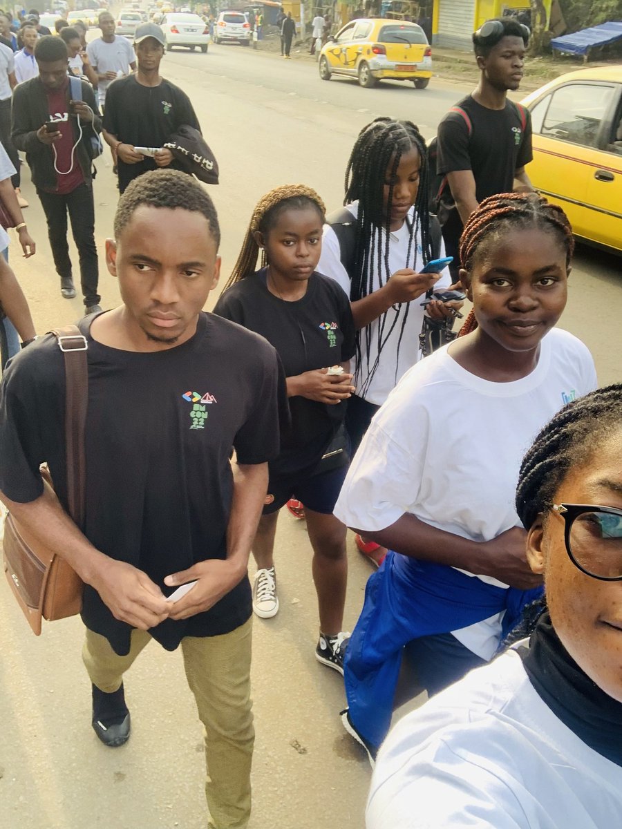 yokwejuste's tweet photo. Still here at Buea, 😅

Wetin man no go see?

At the @SMCon022.

#gdsc #community #gdg https://t.co/8MMj09rOXx