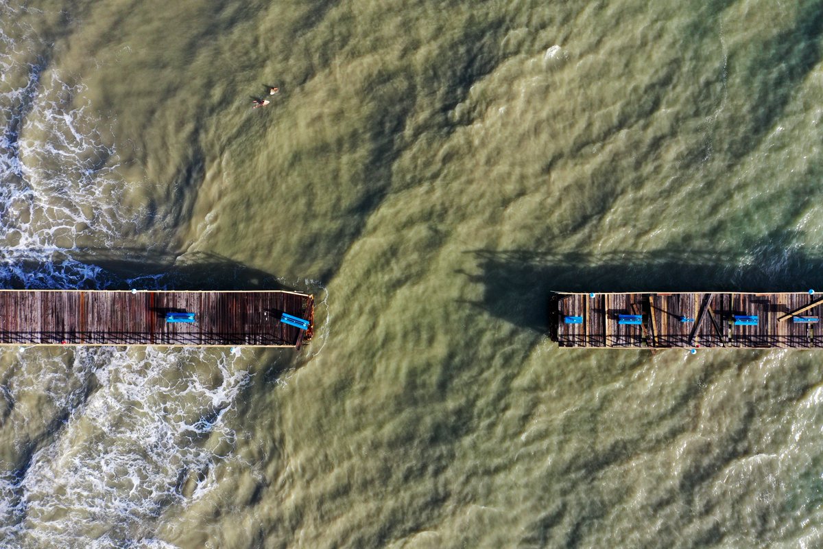 The Lauderdale-by-the-Sea pier got destroyed by Hurricane #Nicole. 

Here’s my drone photos.