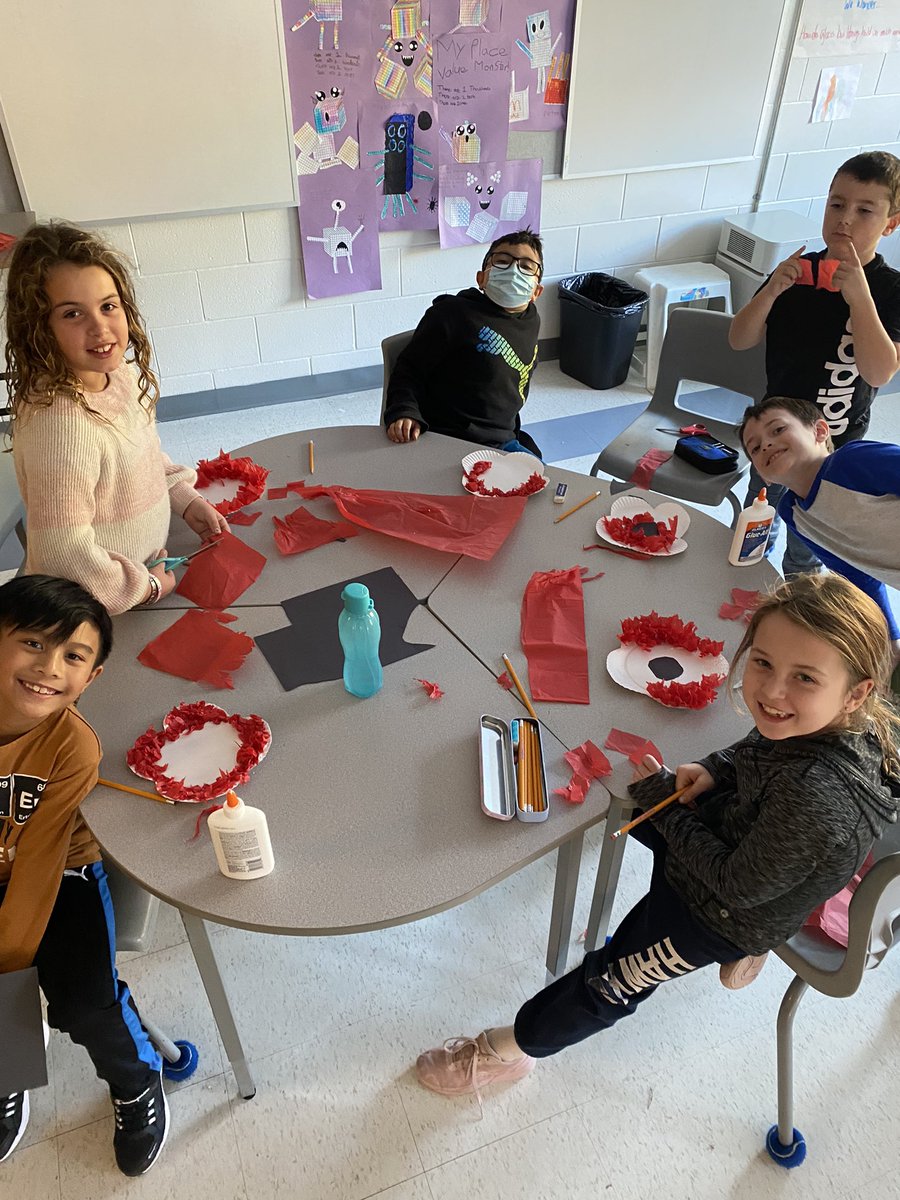 JuneauGr3's tweet photo. Remembrance Day art underway! https://t.co/eiHHdJeCSo