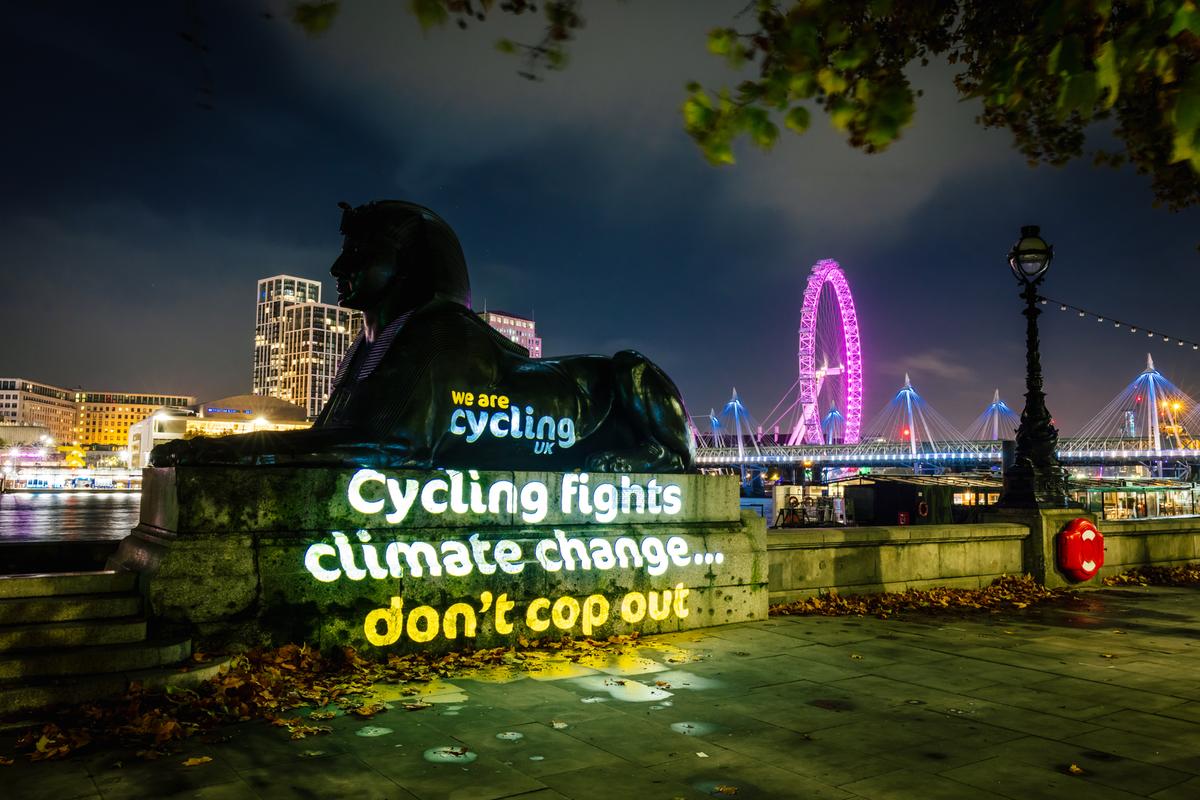 We can fight climate change without reinventing the wheel. 🎡 Ahead of Decarbonisation Day at #COP27, we lit up iconic London locations to take the message to world leaders as they gather in Egypt to discuss the planet's future: ow.ly/CzHL50LzOq6