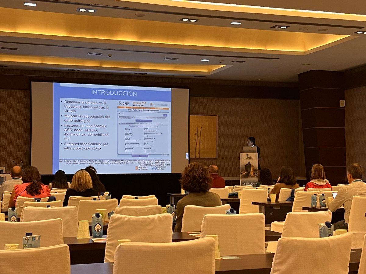 EsterHoyos3's tweet photo. Magnifica ponencia del Dr. Vela Polanco sobre:  

El papel de la HAD en los programas de prehabilitación multimodal quirúrgicos (programa ERAS)

@Sociedad_SEHAD 
@perevirgilicat 
@mireiabisquert @FisioRoger @lmonicapb @marcoinzi 

#SEHAD22 #HAD https://t.co/u9oR9jdq3l