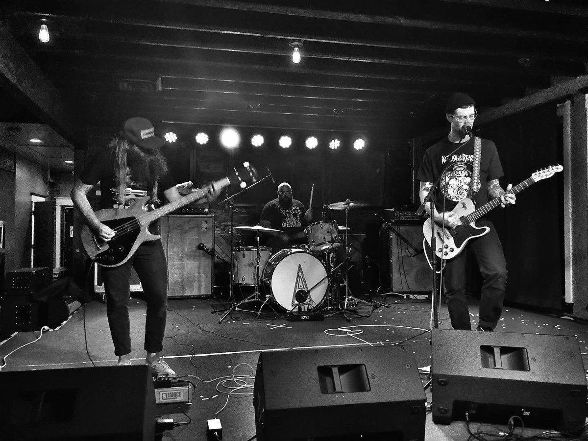 RiffHaven's tweet photo. Cloakroom and El Shirota at The Olympic 11/09/22
#cloakroom #elshirota #theolympicboise #livemusic #concert https://t.co/UFKiZZgQp8