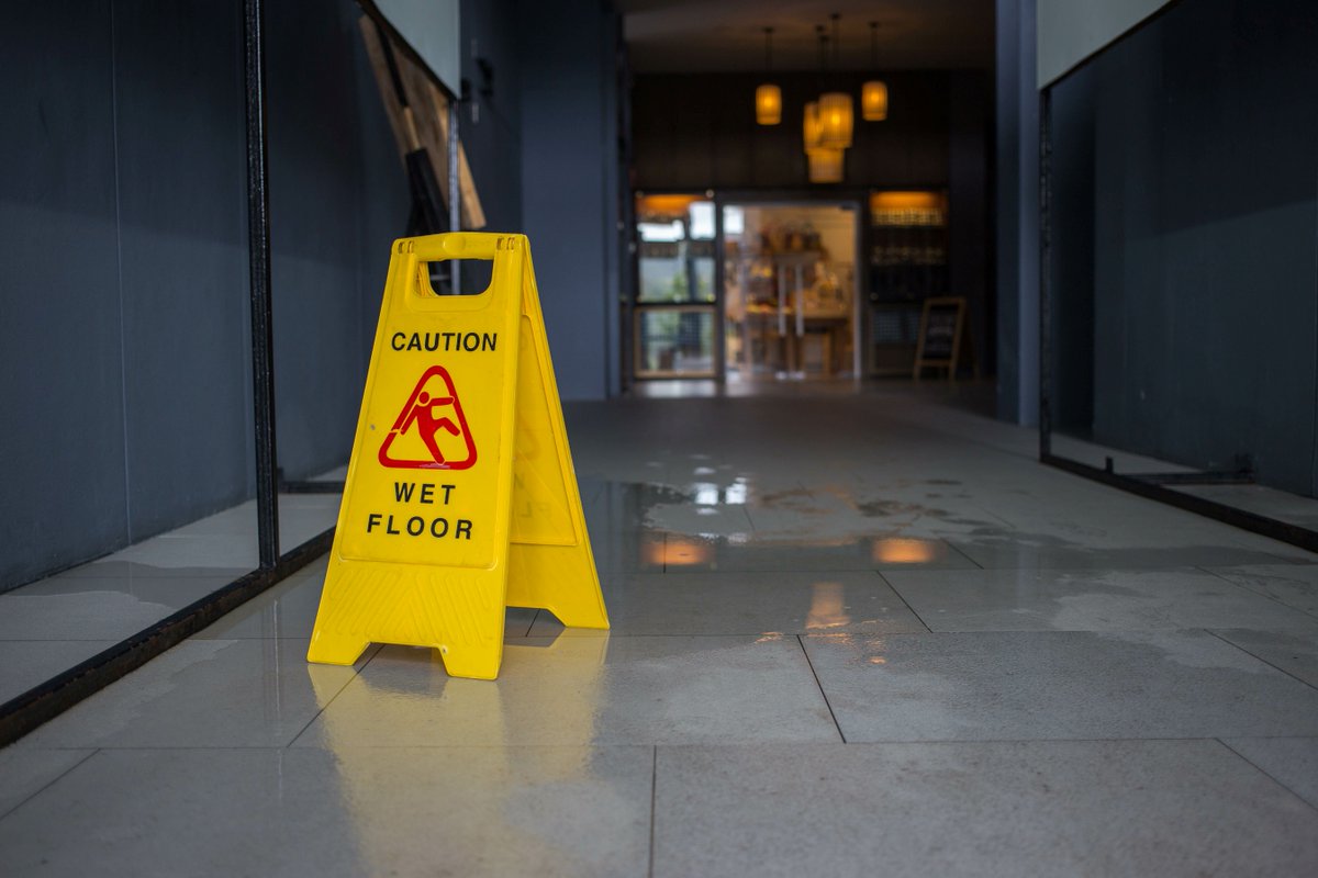 react_sc's tweet photo. Among our commitments on #CleaningOperatives: we ensure all of our #TeamClean staff are fully equipped, from PPE to cleaning cloths, and from sanitising products to warning signs https://t.co/xe2yA2yNdI #HealthAndSafety #SpecialistCleaning #REAT https://t.co/V9lL7f6h2K