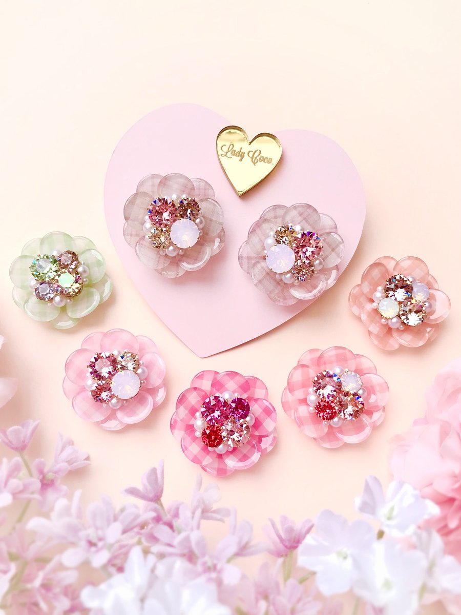 LadyCoco___'s tweet photo. 𝖲𝗐𝖾𝖾𝗍 𝖠𝗎𝗍𝗎𝗆𝗇 𝖢𝗈𝗅𝗅𝖾𝖼𝗍𝗂𝗈𝗇 👢🌷
𝐛𝐲 #ROYALFLOWER_Romance

今回の限定ラッピングもお気に入り🎀
作品はもちろん、ギフトボックスからレターセットまで可愛いです🎁💕

ときめく幸せをお届けできますように☺️🌸 https://t.co/KDNPcIcIJz