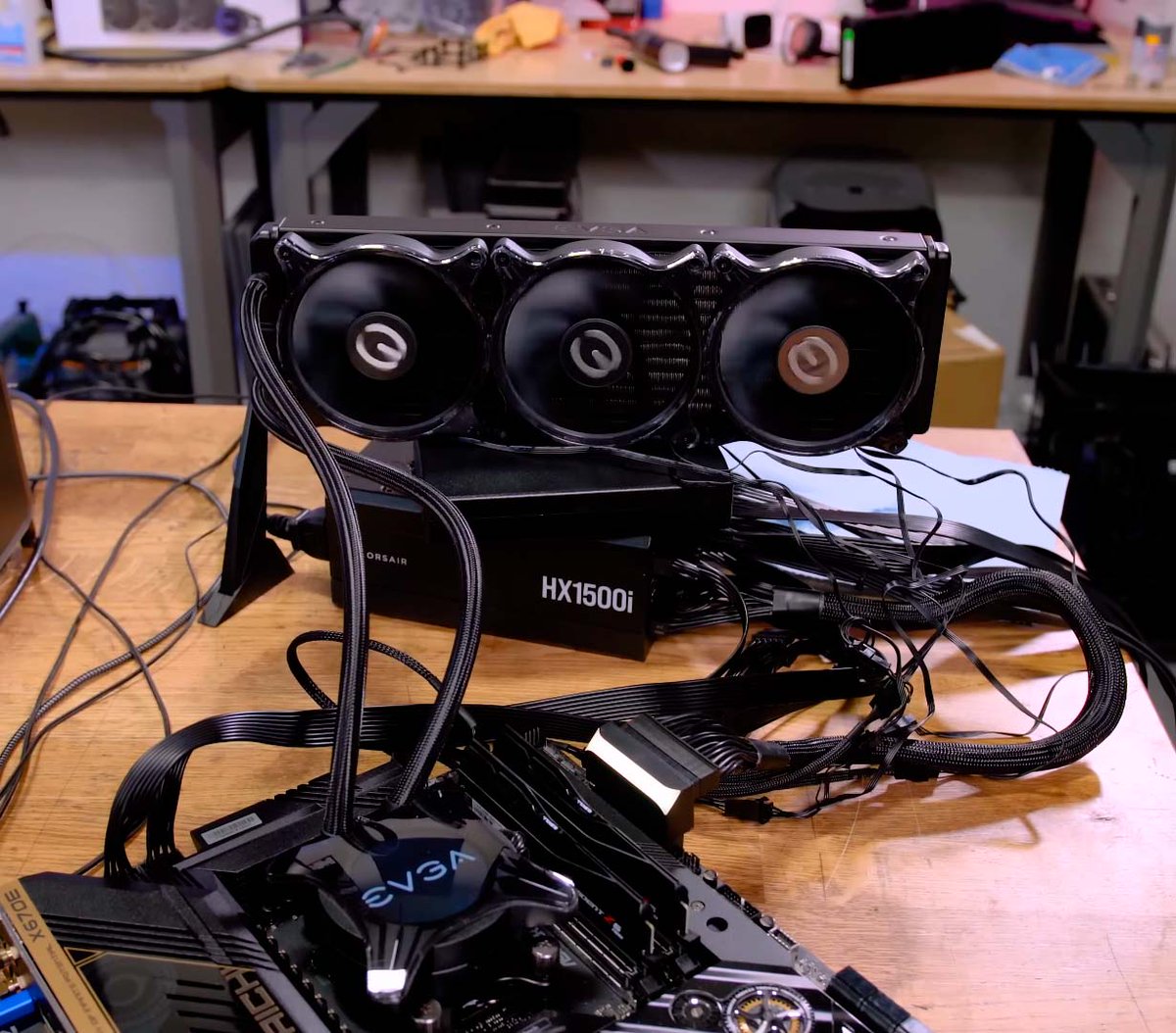 ¡EVGA CLX 360 en acción!

Gracias <a href="/JayzTwoCents/">JayzTwoCents</a>  por las imágenes.

#EVGACLX360 #EvgaClx #evga #evgalatino #EVGA #evgalatam #evgagaming