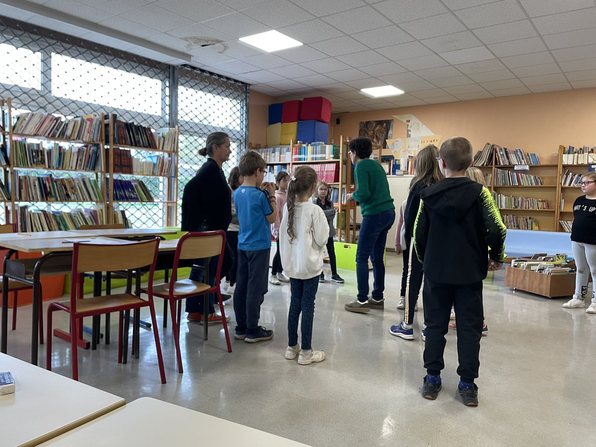 Circo_pre16's tweet photo. Journée Non au Harcèlement trois ateliers décloisonnés pour les Ce2 de l’école de Fléac: jeu de rôle, arts plastiques, BD pour aborder la différence @Circo_pre16 #Dsden16 👏👏 https://t.co/ybrhLZ13z5