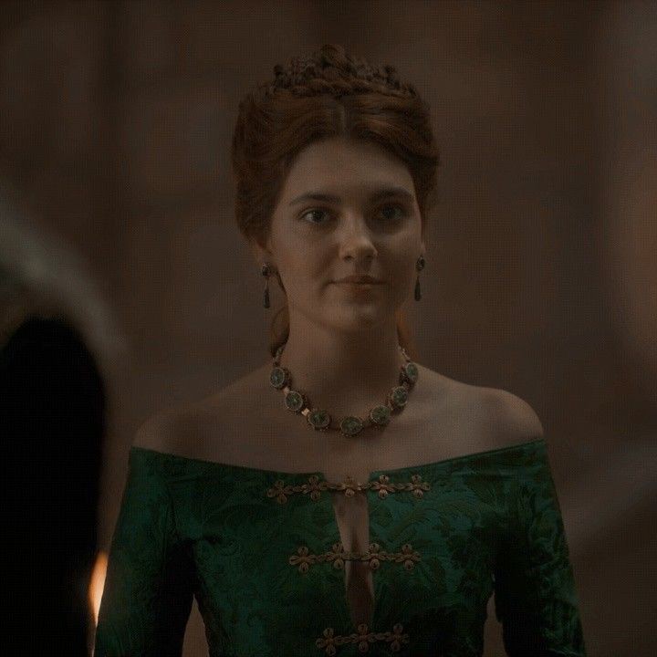 emily carey as young alicent hightower was iconic, she did a really good  job and deserves to be respected just as all the actors in the show
