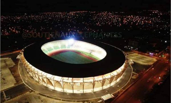 Monafrique8's tweet photo. Le nouveau visage du stade de Bouaké.
#Alassane_Ouattara #cotedivoire #developpement #CIV #CIV225 #Afrique #stade #CAN2023
#vu225 https://t.co/di9AMjCBYH